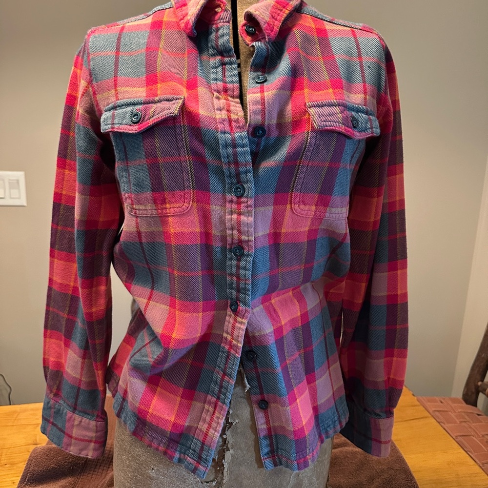 Patagonia Women's Flannel Button Down Top - Size 10
